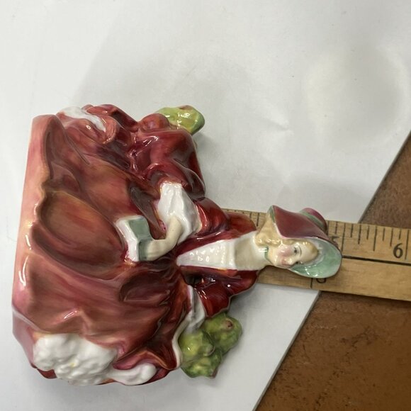 Vintage Royal Doulton Lydia Figurine HN 1908 Seated Victorian Lady Garden - Picture 8 of 8